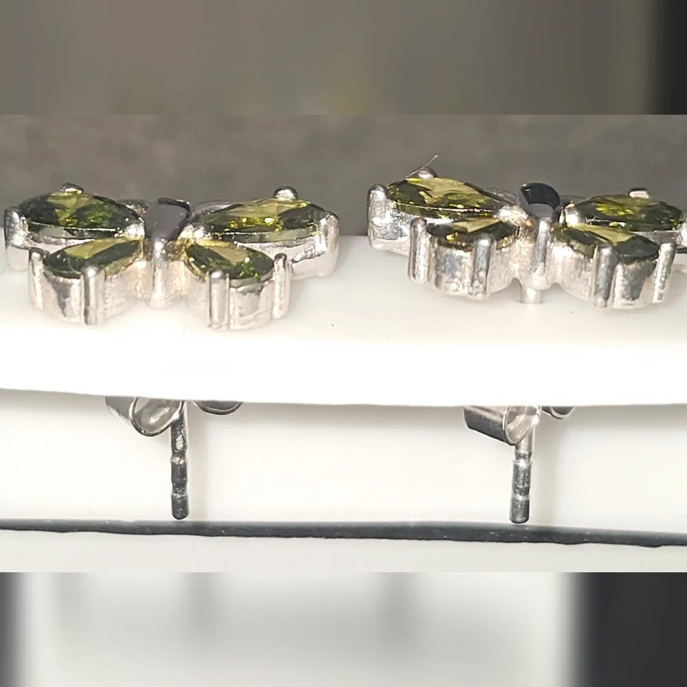 925 Sterling Silver Green Gem Stones Butterfly/ Dragonfly Post Back Earrings NEW